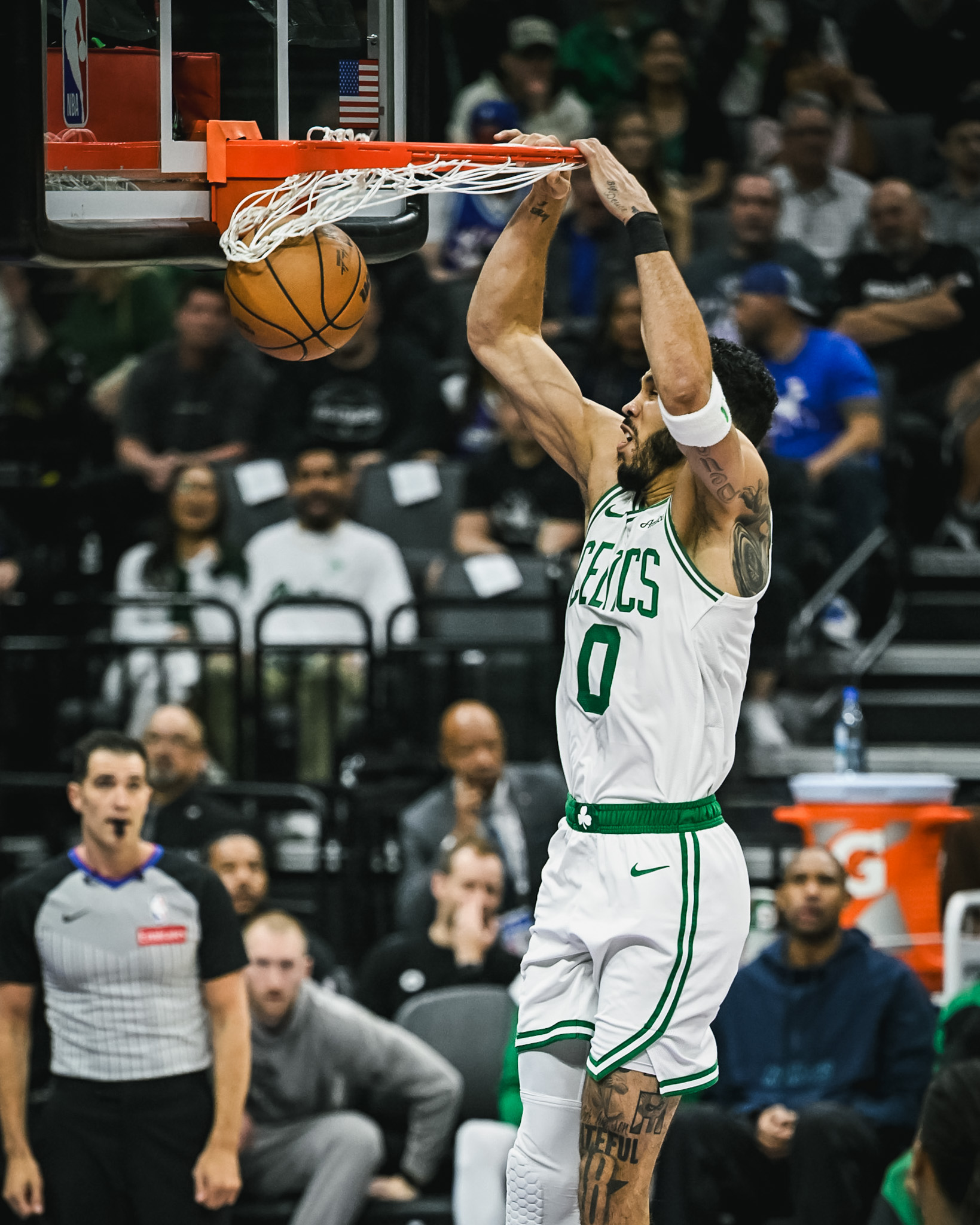 -塔图姆爆冷击败RNG，势不可挡引爆全场！的简单介绍